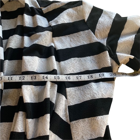 Waterfall Black and White Blazer * Large - Picture 7 of 11